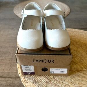 L’Amour MJ size 11 in white